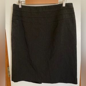 Tribal Women’s Size 12 Stretch Dark Gray/Black Midi Skirt